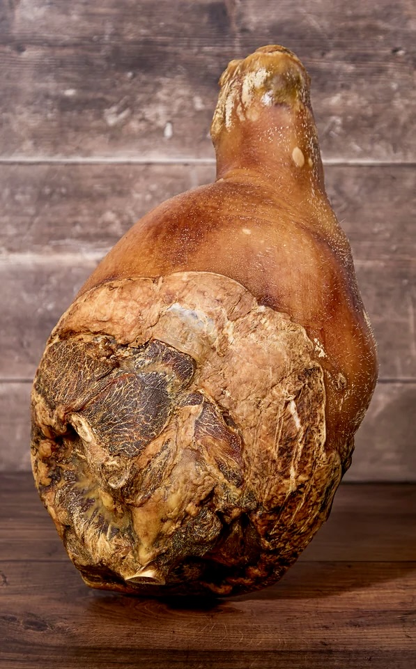 wuuluman-whole-smoked-leg-ham-on-the-bone.jpg